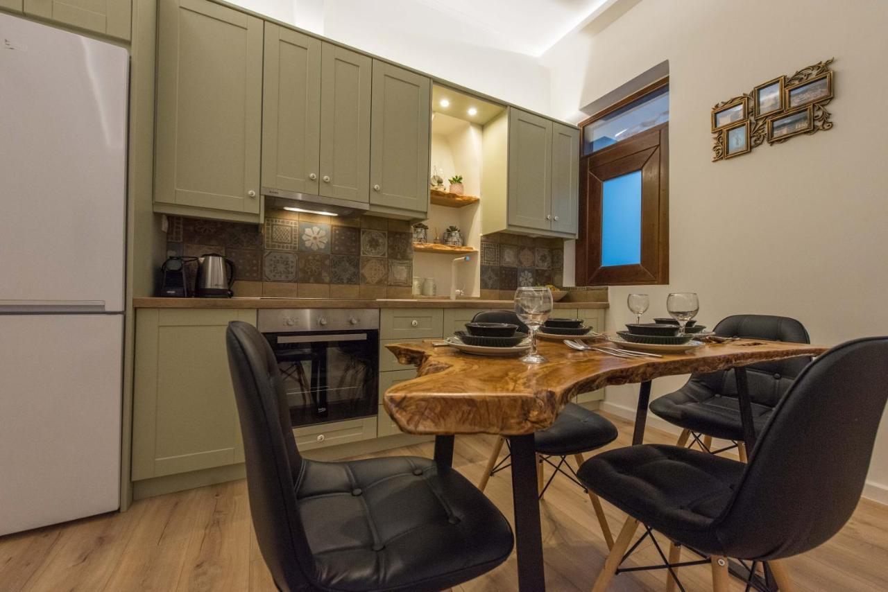 1571_ Suites A2 Návpaktosz Kültér fotó